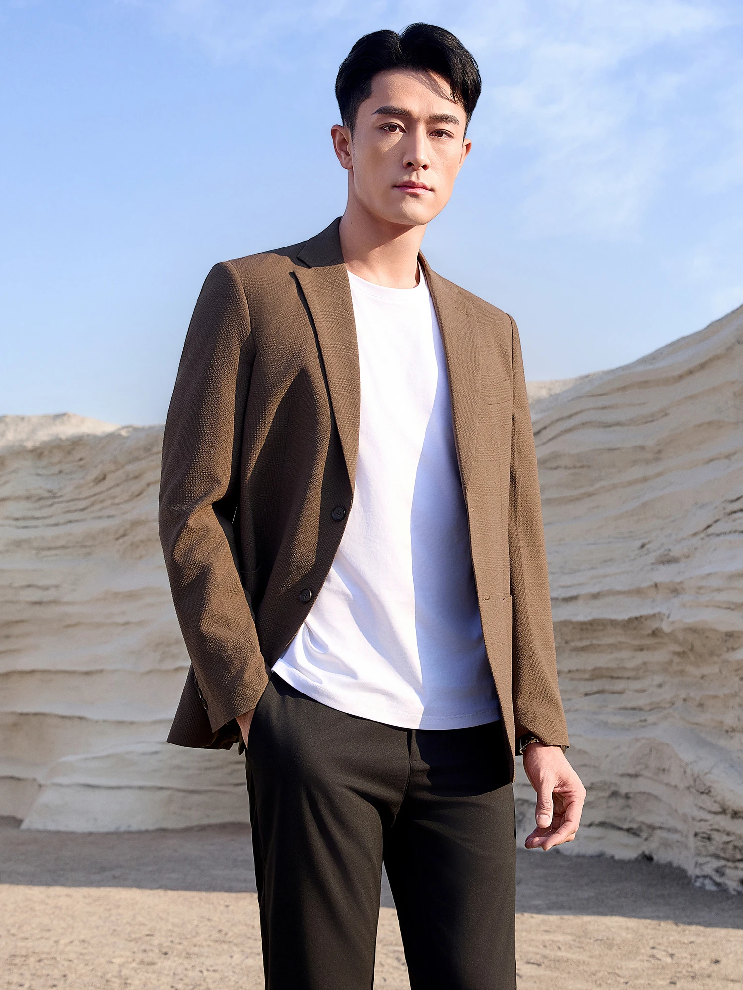 Casual Loose Men's Suit Jacket Korean Style Trendy Handsome Business Small Western Clothes Upper Apparel Polyester Fiber Brea...
Casual Loose Men's Suit Jacket Korean Style Trendy Handsome Business Small Western Clothes Upper Apparel Polyester Fiber Brea...