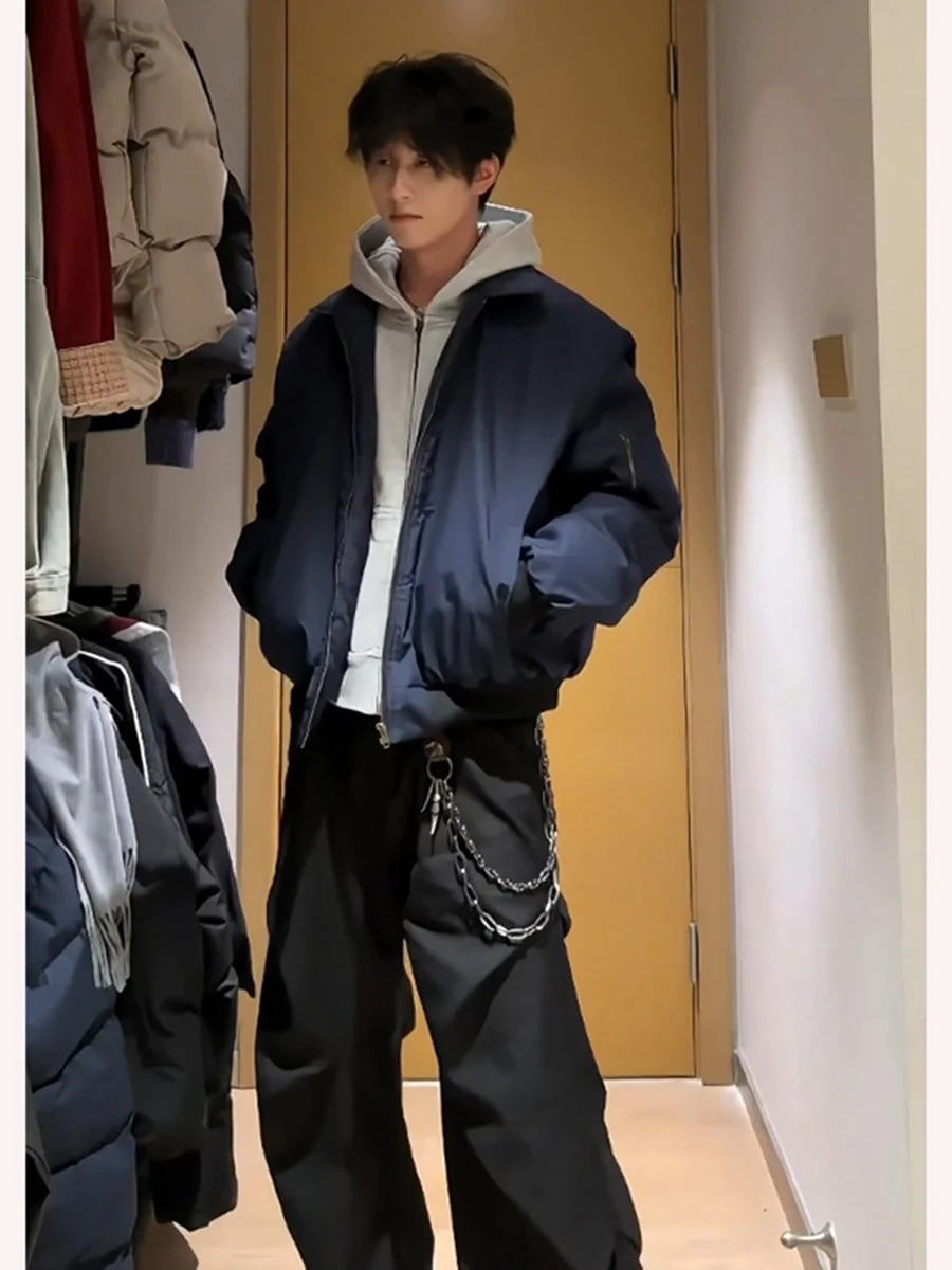 Мужская джинсовая куртка Cleanfit с воротником-стойкой, стеганая, в бейсбольном стиле, модная зимняя верхняя одежда от трендового бренда
Мужская джинсовая куртка Cleanfit с воротником-стойкой, стеганая, в бейсбольном стиле, модная зимняя верхняя одежда от трендового бренда