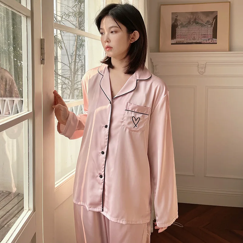 Lapel Pajamas Set For Women Spring Autumn Nightwear Embroidery Love Sleepwear Satin Shirt&Trousers Set Long Sleeve Home Clothes
Lapel Pajamas Set For Women Spring Autumn Nightwear Embroidery Love Sleepwear Satin Shirt&Trousers Set Long Sleeve Home Clothes