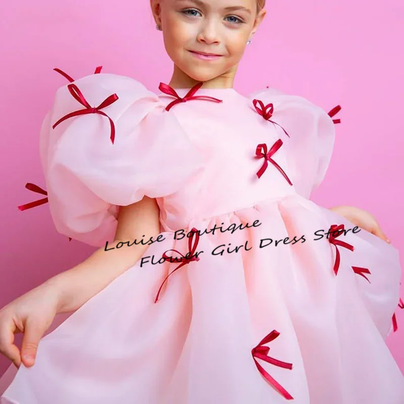 Pink Bow Cute A-Line Flower Girl Dresses Off Shoulder Knee-Length Bows Wedding Occasion Gowns vestidos para niñas Customized
Pink Bow Cute A-Line Flower Girl Dresses Off Shoulder Knee-Length Bows Wedding Occasion Gowns vestidos para niñas Customized