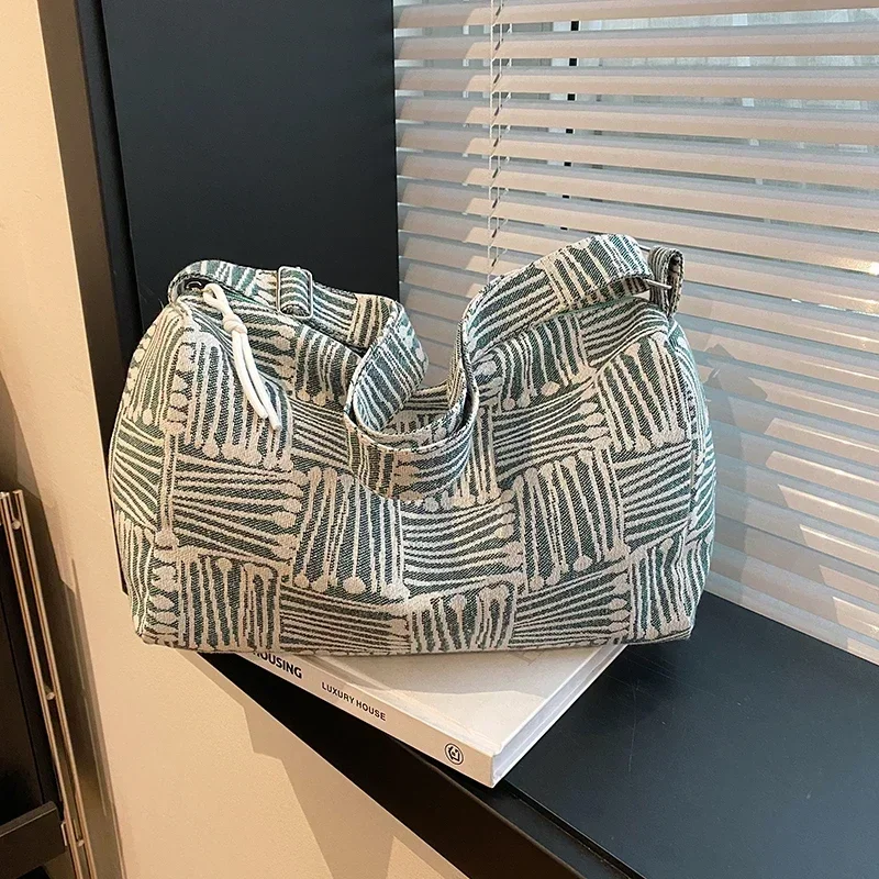 Crossbody Bag, Cloth Bag, Large Capacity Women's Autumn/winter 2024 New Versatile Canvas Bag, Lazy Style Commuting Tote Bag
Crossbody Bag, Cloth Bag, Large Capacity Women's Autumn/winter 2024 New Versatile Canvas Bag, Lazy Style Commuting Tote Bag