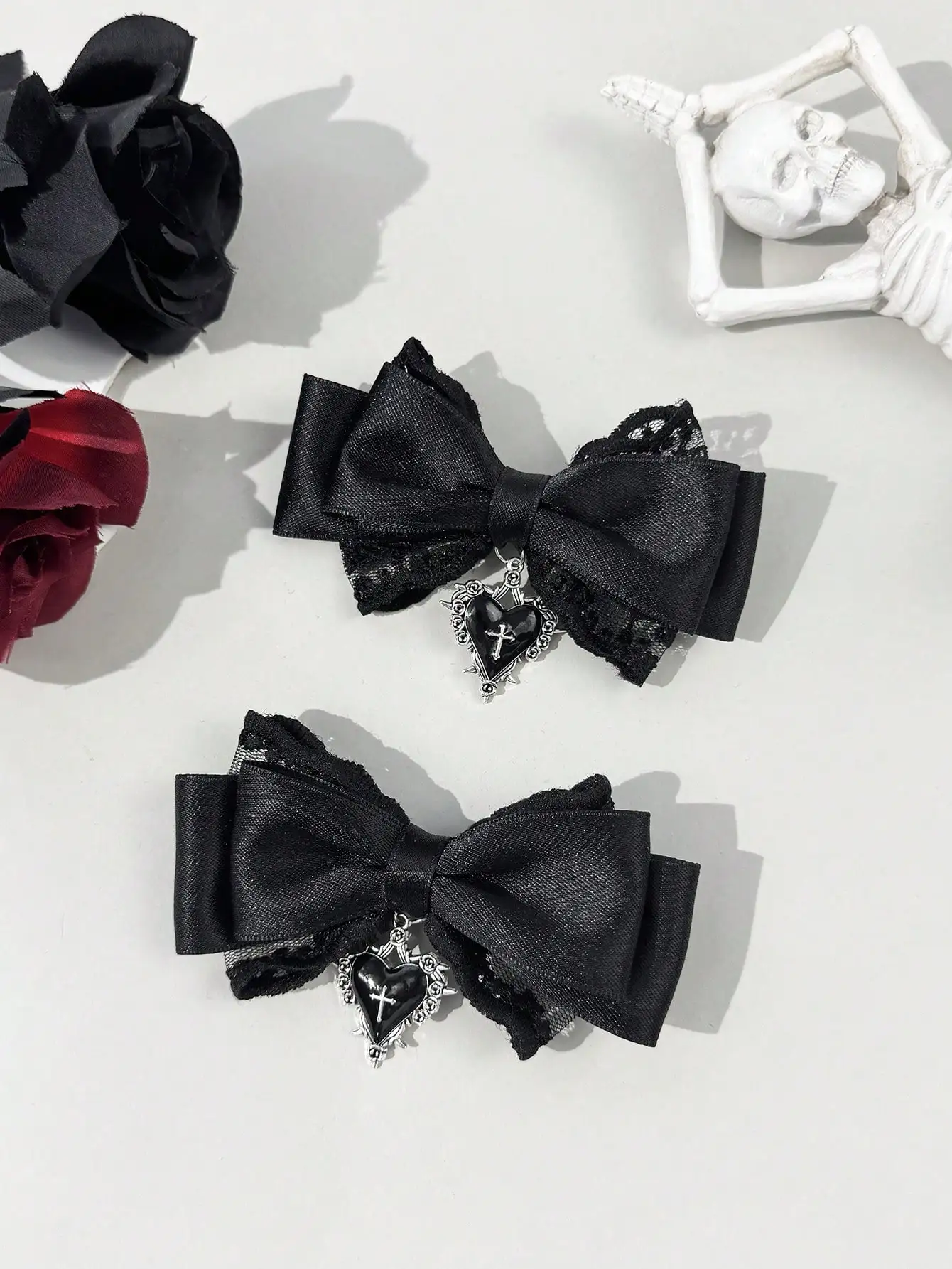 2pcs Gothic Style Lace Ribbon Dark Color Heart & Cross Hair Accessories, Suitable For Holiday Outfits And Daily Wear For Gothic Enthusiasts, Claw Clips,Summer,Travel, Head Accessories
2pcs Gothic Style Lace Ribbon Dark Color Heart & Cross Hair Accessories, Suitable For Holiday Outfits And Daily Wear For Gothic Enthusiasts, Claw Clips,Summer,Travel, Head Accessories