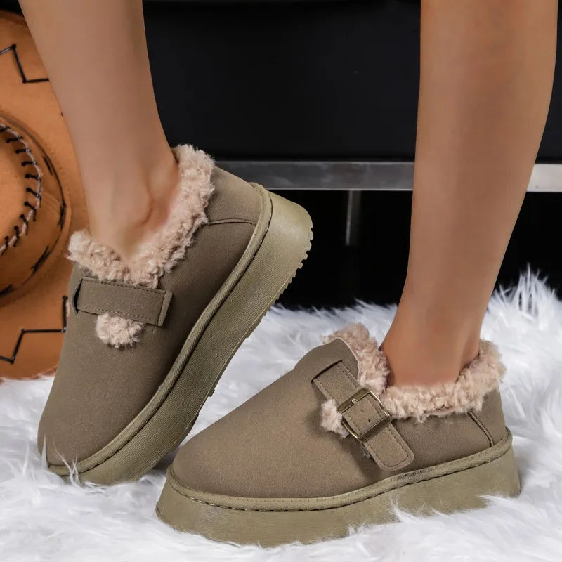 Зимние нескользящие пикантные удобные повседневные хлопковые ботинки с круглой головкой на толстой подошве, новые модные замшевые теплые женские тапочки на плоской подошве 
Зимние нескользящие пикантные удобные повседневные хлопковые ботинки с круглой головкой на толстой подошве, новые модные замшевые теплые женские тапочки на плоской подошве
