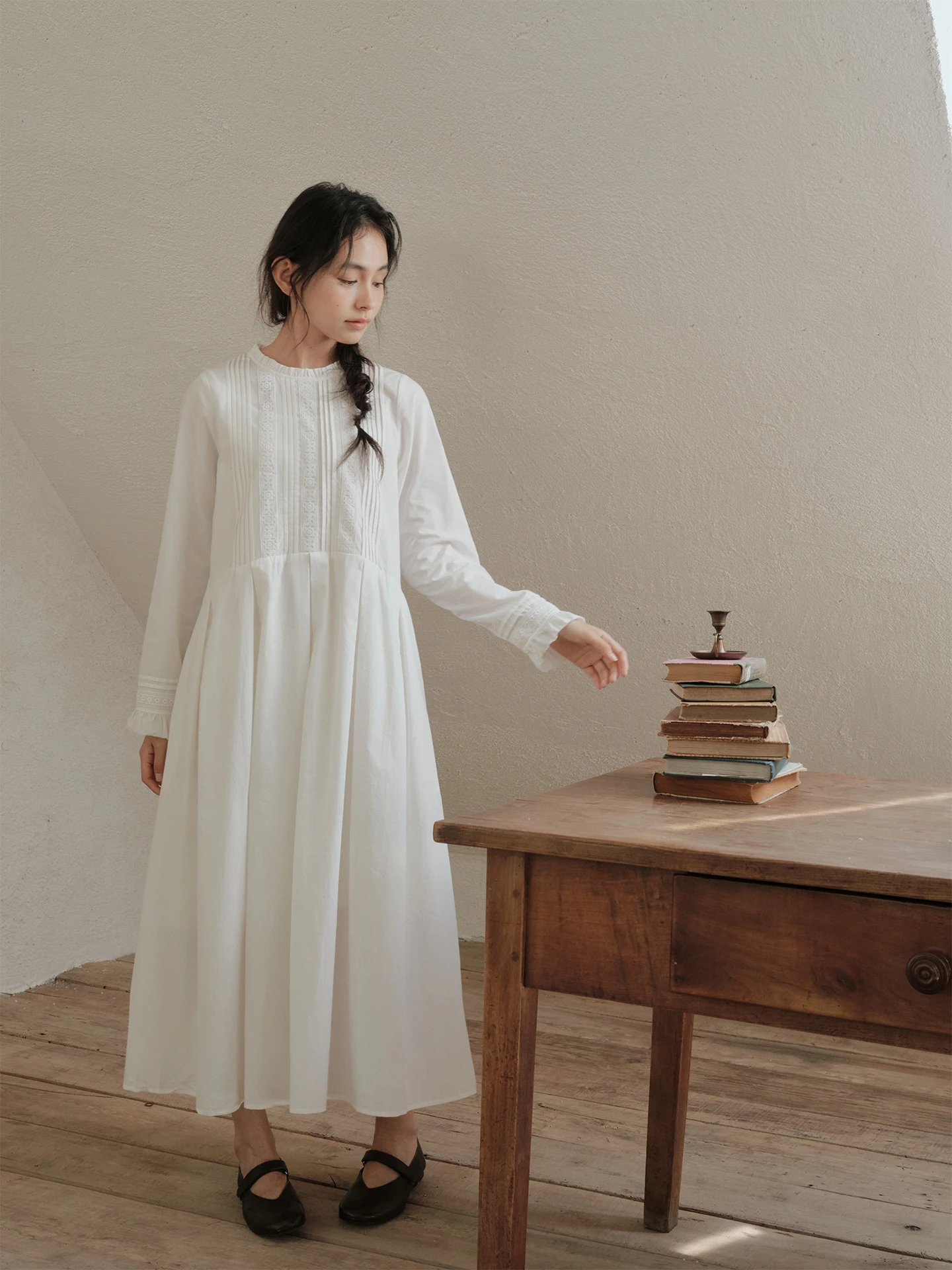 Ретро-белая юбка H-силуэта из бамбукового волокна и шелковистого хлопка с кружевной отделкой, свободного кроя, дышащая, комфортная
Ретро-белая юбка H-силуэта из бамбукового волокна и шелковистого хлопка с кружевной отделкой, свободного кроя, дышащая, комфортная