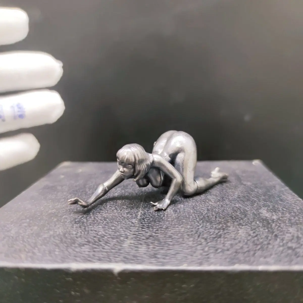 Fine Asian Copper casting Young Girl Art Ornaments Statue exquisite handicrafts
Fine Asian Copper casting Young Girl Art Ornaments Statue exquisite handicrafts