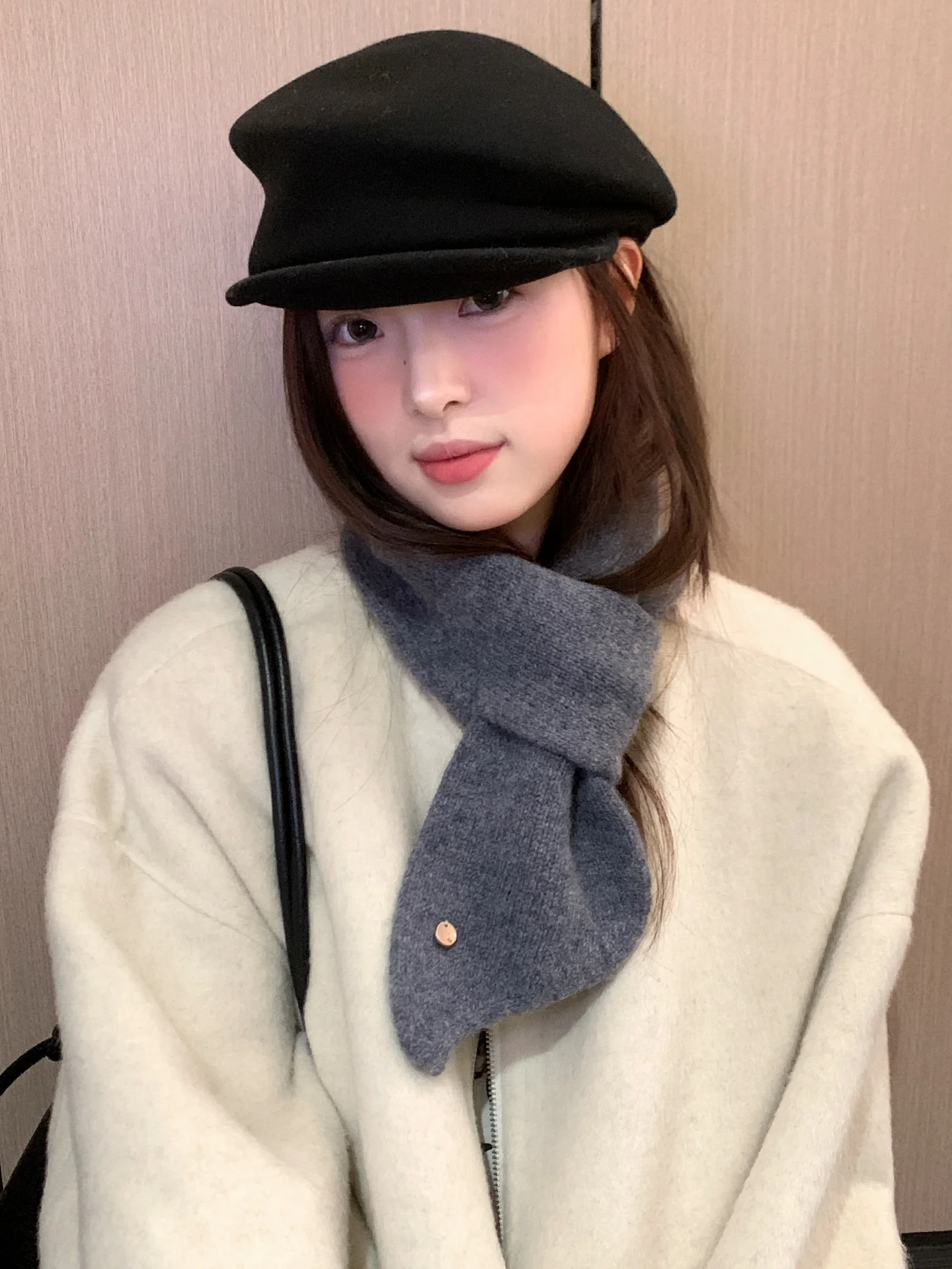 Высококачественный шарф из чистой шерсти в корейском стиле для женщин, простой утеплитель для шеи, зимнее украшение для верхней одежды
Высококачественный шарф из чистой шерсти в корейском стиле для женщин, простой утеплитель для шеи, зимнее украшение для верхней одежды
