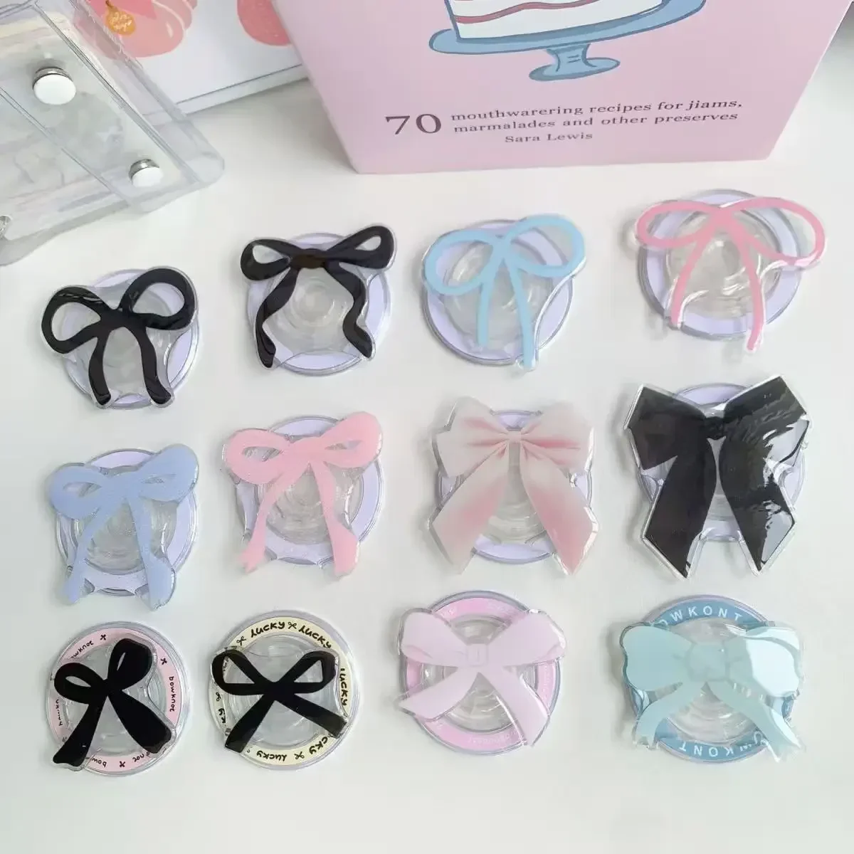 Новый дизайн, магнитный кронштейн в форме лука, милый телефон, подушка безопасности, задняя наклейка, сильное всасывание, Magsafe, настольная поддержка, полный кронштейн
Новый дизайн, магнитный кронштейн в форме лука, милый телефон, подушка безопасности, задняя наклейка, сильное всасывание, Magsafe, настольная поддержка, полный кронштейн