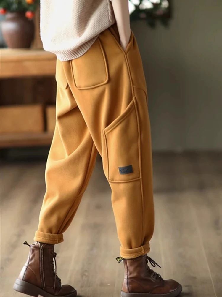 Plus Velvet Thick Warm Knitted Sweatpants 2025 New Winter All Match Sports Casual Trousers Loose Wide Leg Pants for Women
Plus Velvet Thick Warm Knitted Sweatpants 2025 New Winter All Match Sports Casual Trousers Loose Wide Leg Pants for Women