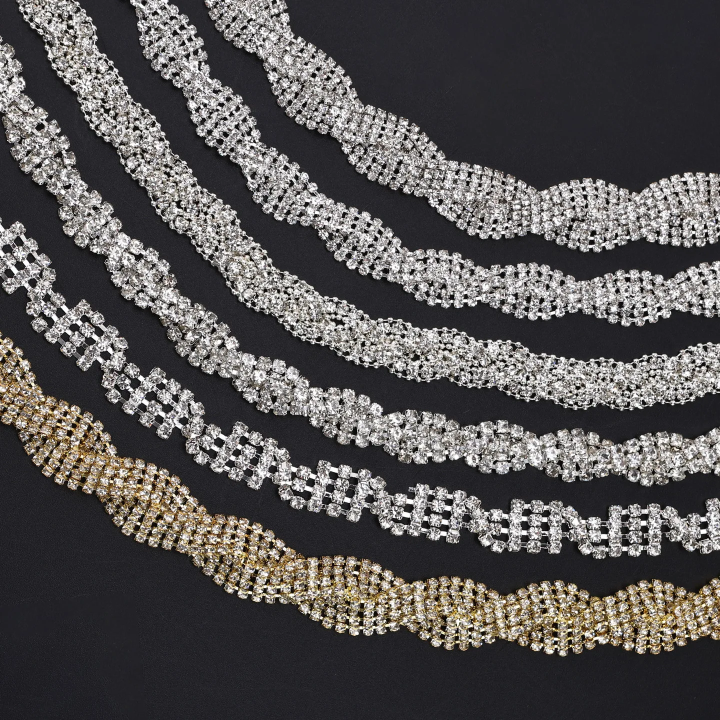 10Yards Rhinestone Chain Crystal Diamond Accessory DIY Crafts Gift Decoration Spiral Irregular Rhinestone Ribbon Sewing Supplies
10Yards Rhinestone Chain Crystal Diamond Accessory DIY Crafts Gift Decoration Spiral Irregular Rhinestone Ribbon Sewing Supplies