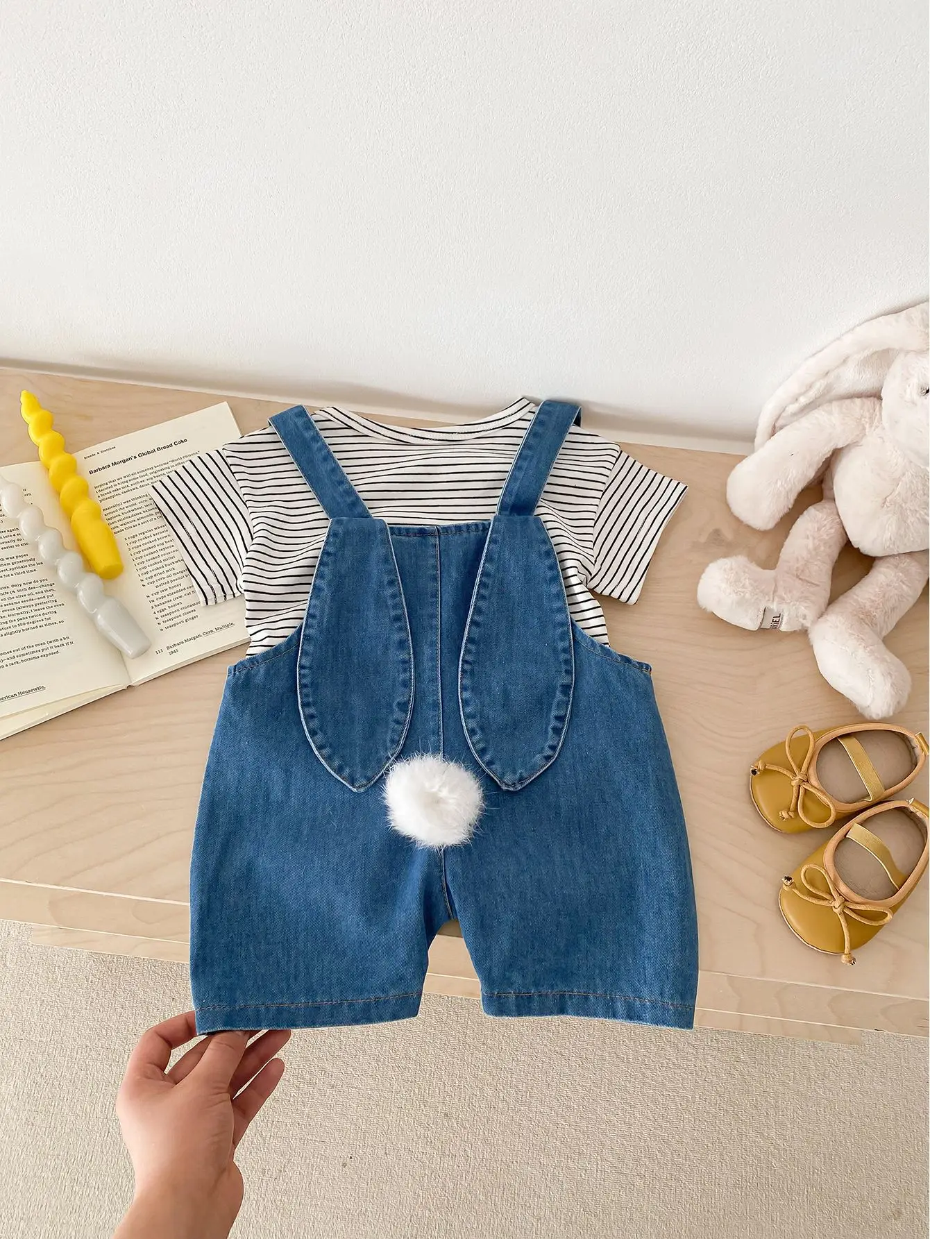 2025 Summer New Baby Sleeveless Romper Infant Girl Loose Denim Overalls Toddler Boy Strap Jumpsuit Baby Versatile Casual Pants
2025 Summer New Baby Sleeveless Romper Infant Girl Loose Denim Overalls Toddler Boy Strap Jumpsuit Baby Versatile Casual Pants