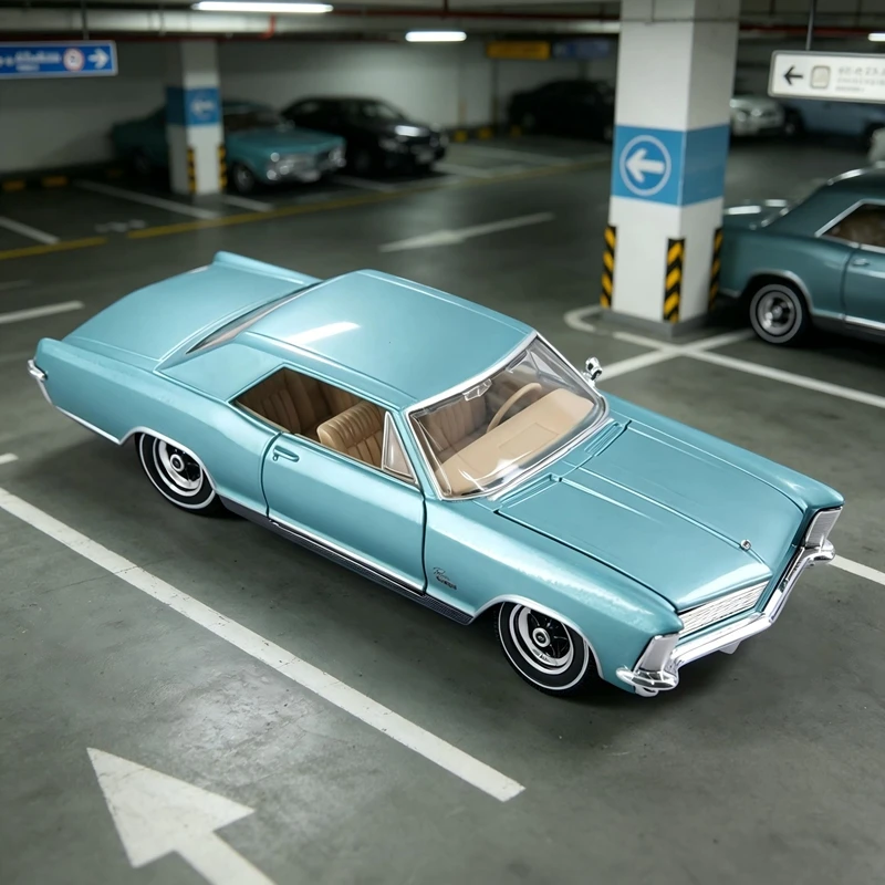 Maisto 1:26 simulation Buick Riviera alloy sedan model with doors and hood that can be opened suitable for collection
Maisto 1:26 simulation Buick Riviera alloy sedan model with doors and hood that can be opened suitable for collection