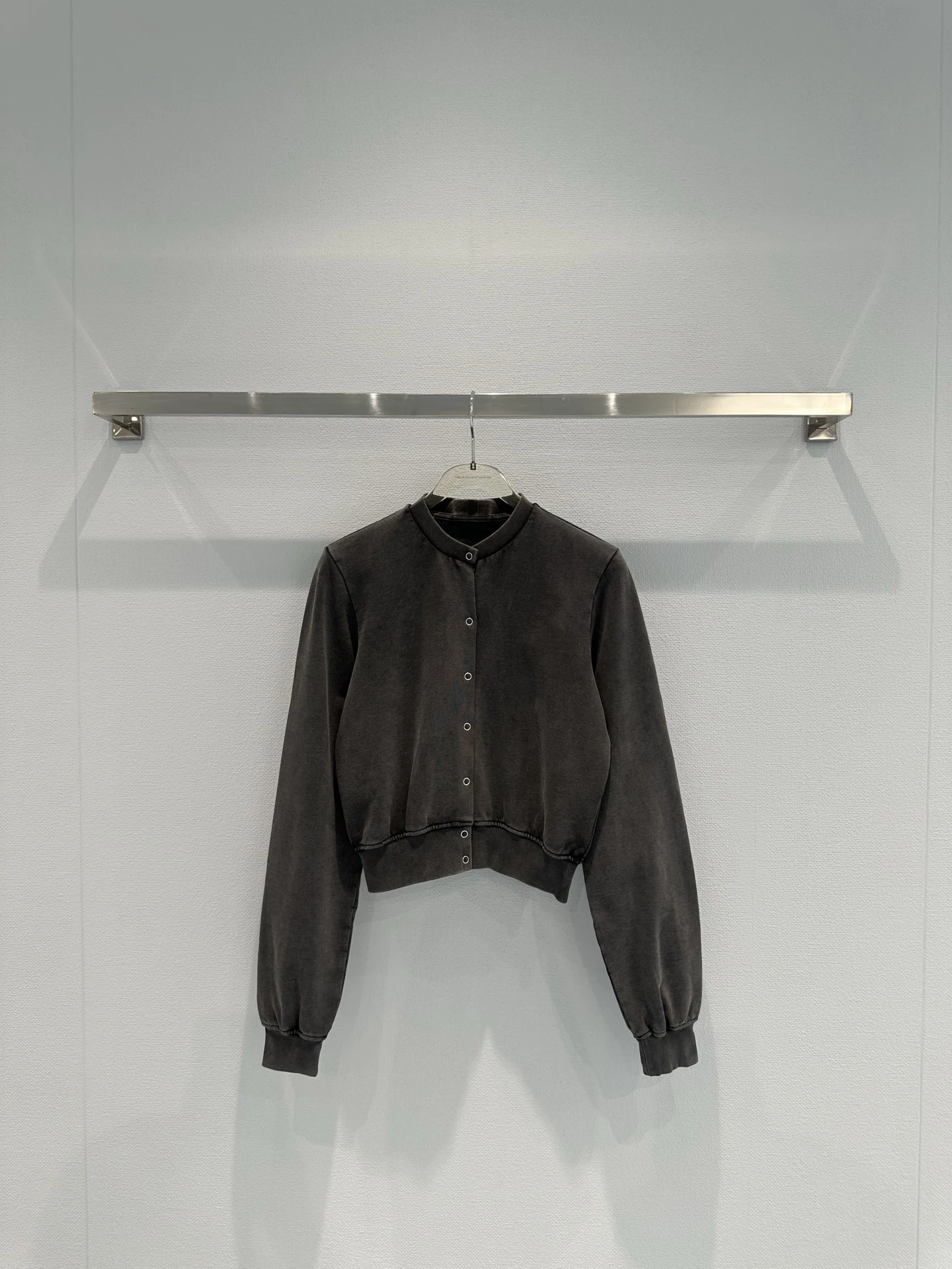 Single-breasted coat - sleek tailored fit, ultra-soft, effortlessly pairs with any outfit. 2025 summer women's new hot 
Single-breasted coat - sleek tailored fit, ultra-soft, effortlessly pairs with any outfit. 2025 summer women's new hot