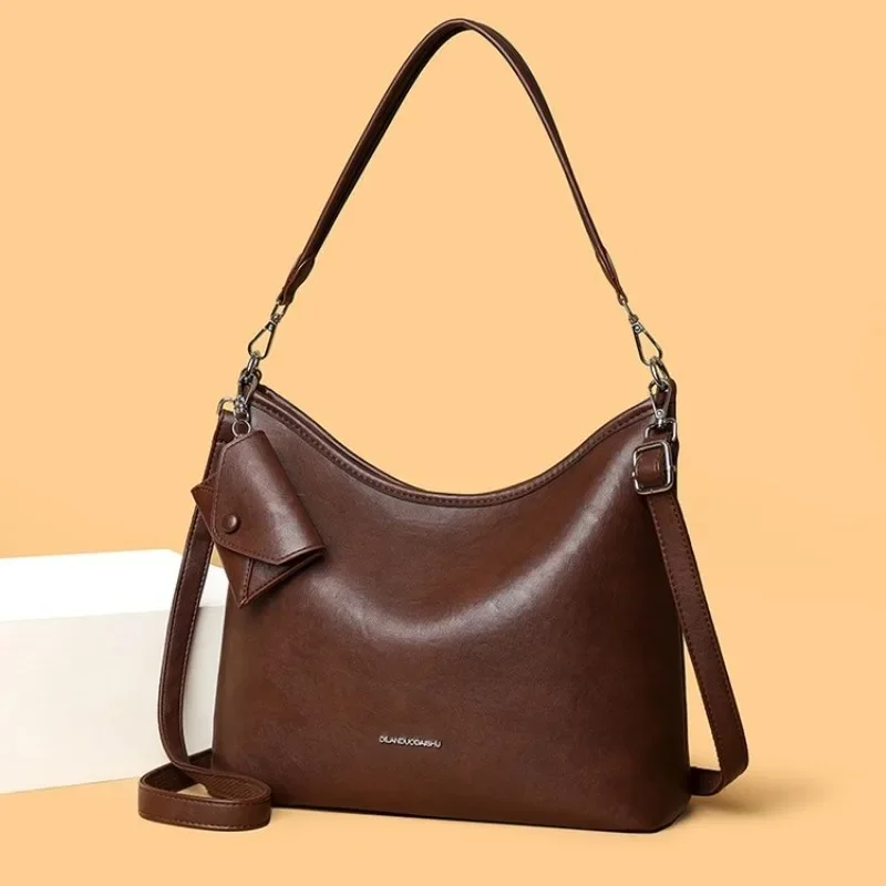 Stylish Classic Designer Paris Leather Diaper Bag For Women Luxury Shoulder Purse Fashionable Trendy Letter Logo Style
Stylish Classic Designer Paris Leather Diaper Bag For Women Luxury Shoulder Purse Fashionable Trendy Letter Logo Style