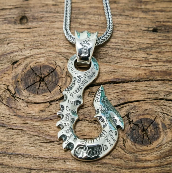 S925 Sterling Silver Hip Hop Couple Graffiti Pendant Trendy Hook Pendant Men's Old Thai Silver Fashion Jewelry Women's
S925 Sterling Silver Hip Hop Couple Graffiti Pendant Trendy Hook Pendant Men's Old Thai Silver Fashion Jewelry Women's