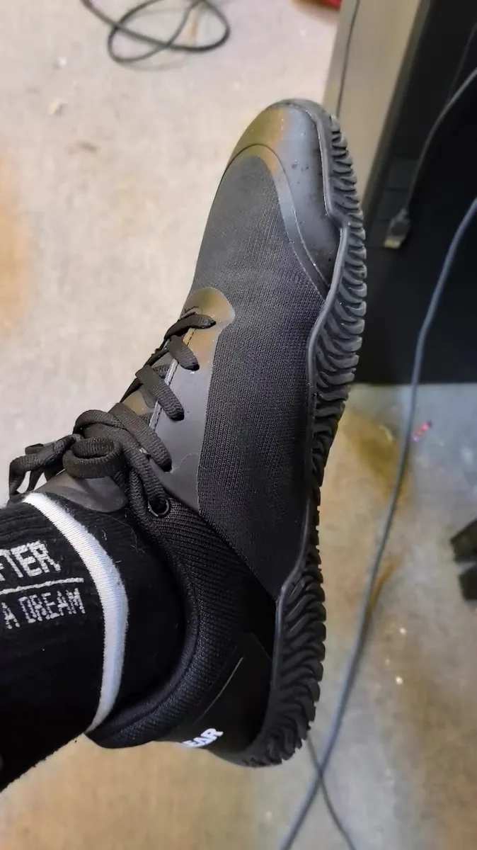 New hot sale lightweight training high quality fitness weightlifting shoes deep squat shoes strength training shoes very good
New hot sale lightweight training high quality fitness weightlifting shoes deep squat shoes strength training shoes very good