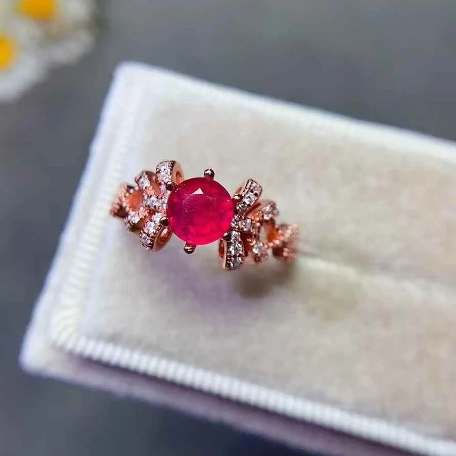 925 Silver Ruby Ring 6mm Heated Natural Ruby Jewelry 18K Gold Plated Gemstone Silver Ring for Daily Wear
925 Silver Ruby Ring 6mm Heated Natural Ruby Jewelry 18K Gold Plated Gemstone Silver Ring for Daily Wear