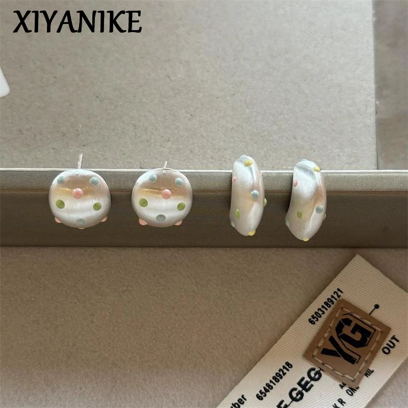 XIYANIKE Cute Colorful Polka Dot Brushed Stud Earrings For Women Vintage Fashion New Jewelry Accessory Gift Party серьги женские
XIYANIKE Cute Colorful Polka Dot Brushed Stud Earrings For Women Vintage Fashion New Jewelry Accessory Gift Party серьги женские