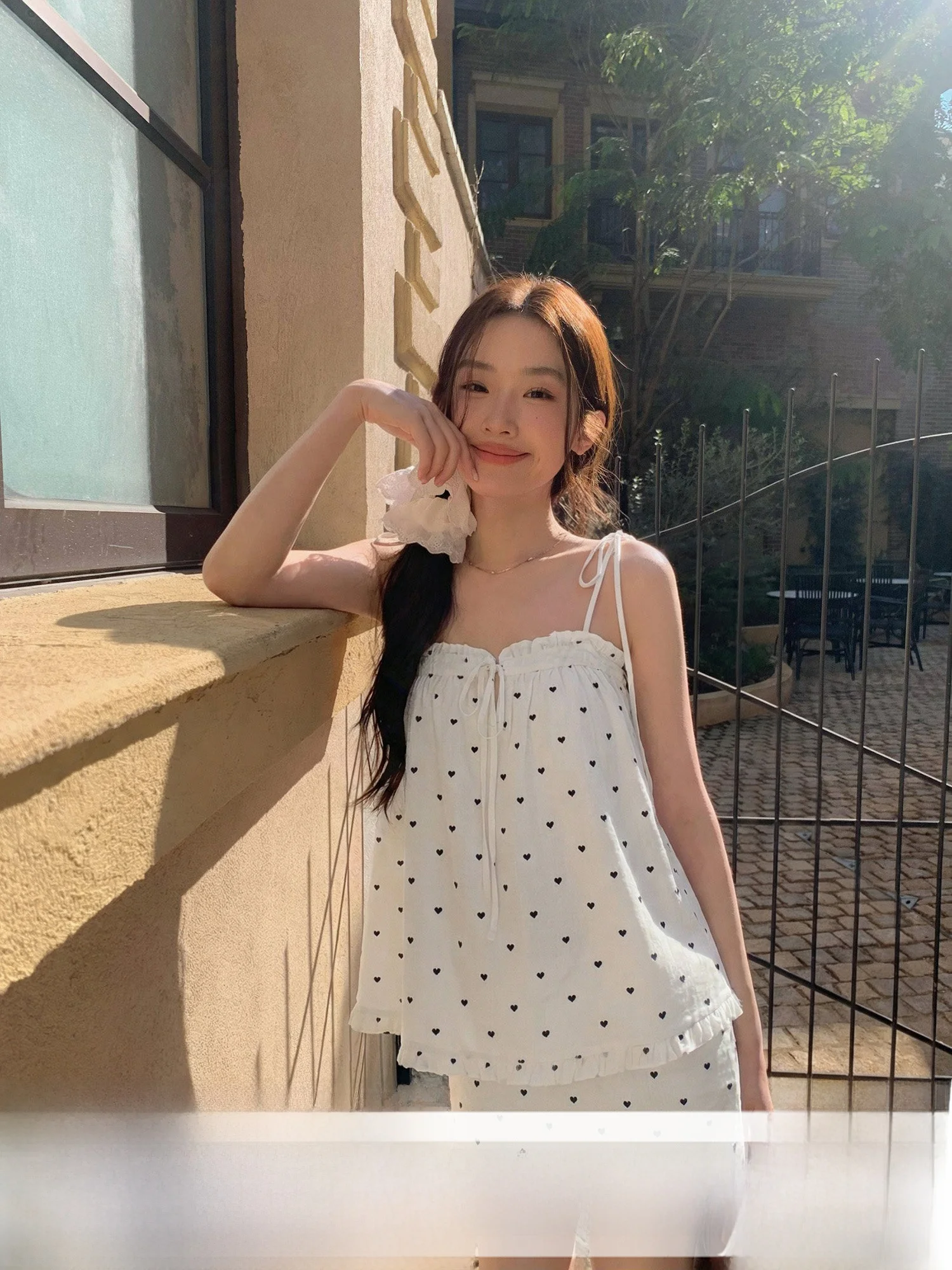 White Polka Dot Adjustable Strap Top And A-Line Skirt Slimming Two-Piece Set for Women Summer Fashion Ensemble
White Polka Dot Adjustable Strap Top And A-Line Skirt Slimming Two-Piece Set for Women Summer Fashion Ensemble