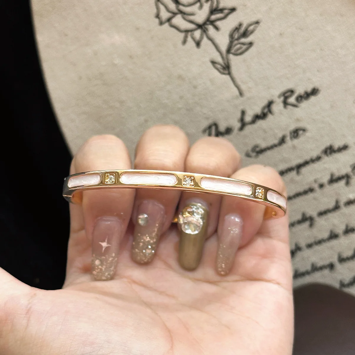 Браслет-кольцо с рябчиком, женский индивидуальный модный универсальный темпераментный нишевый браслет 
Браслет-кольцо с рябчиком, женский индивидуальный модный универсальный темпераментный нишевый браслет