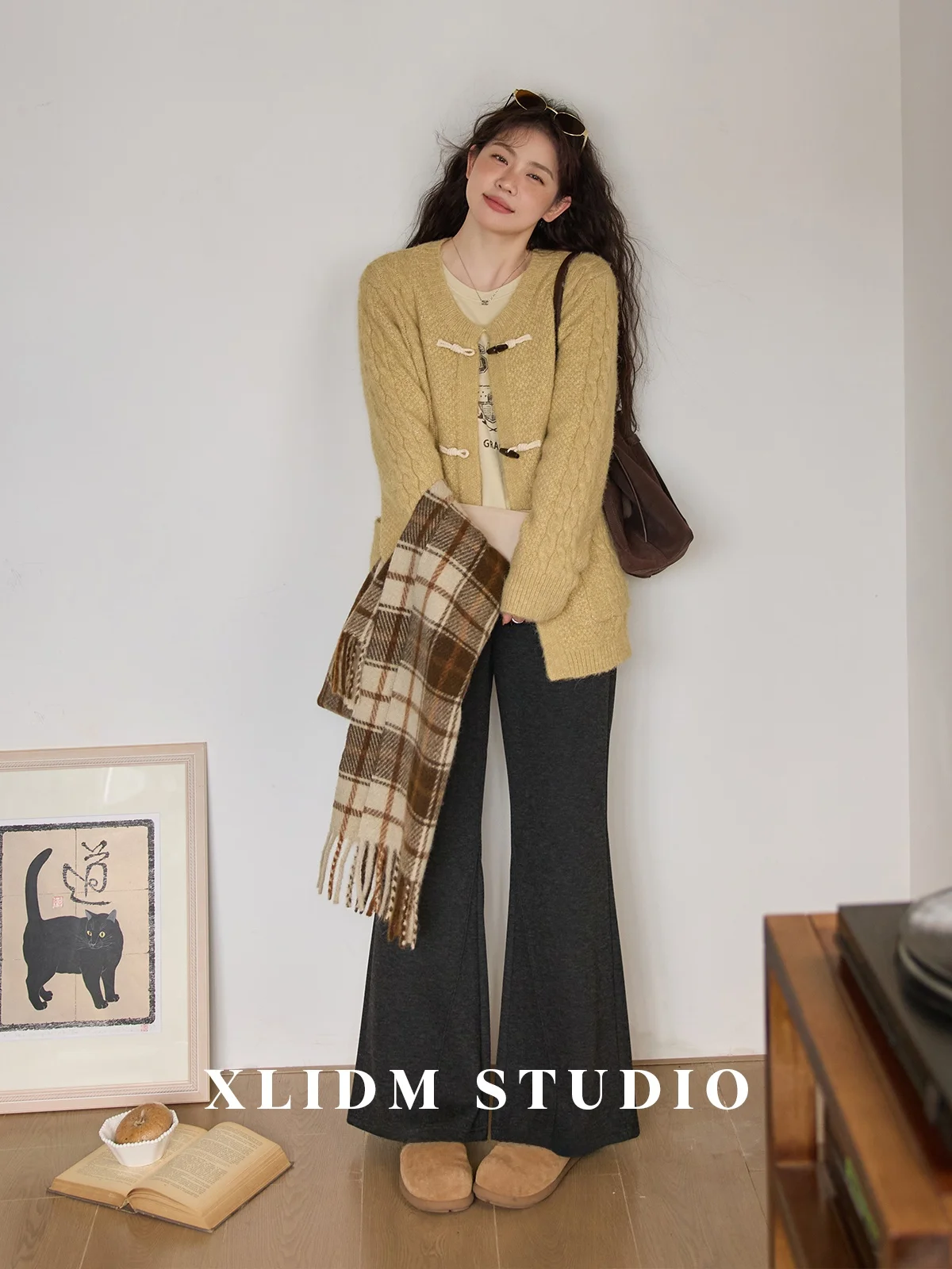 Повседневные брюки с эффектом похудения, с высокой талией, слегка расклешенные, для женщин больших размеров, осенние, от XlIDM, полиэстер, вискоза
Повседневные брюки с эффектом похудения, с высокой талией, слегка расклешенные, для женщин больших размеров, осенние, от XlIDM, полиэстер, вискоза