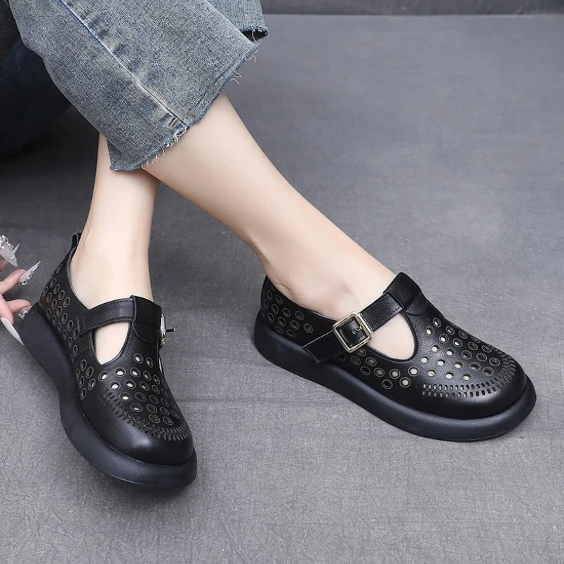 2025 сандалии из натуральной кожи с круглым носком, темпераментная трендовая обувь, летняя женская обувь большого размера, удобная обувь на плоской подошве
2025 сандалии из натуральной кожи с круглым носком, темпераментная трендовая обувь, летняя женская обувь большого размера, удобная обувь на плоской подошве