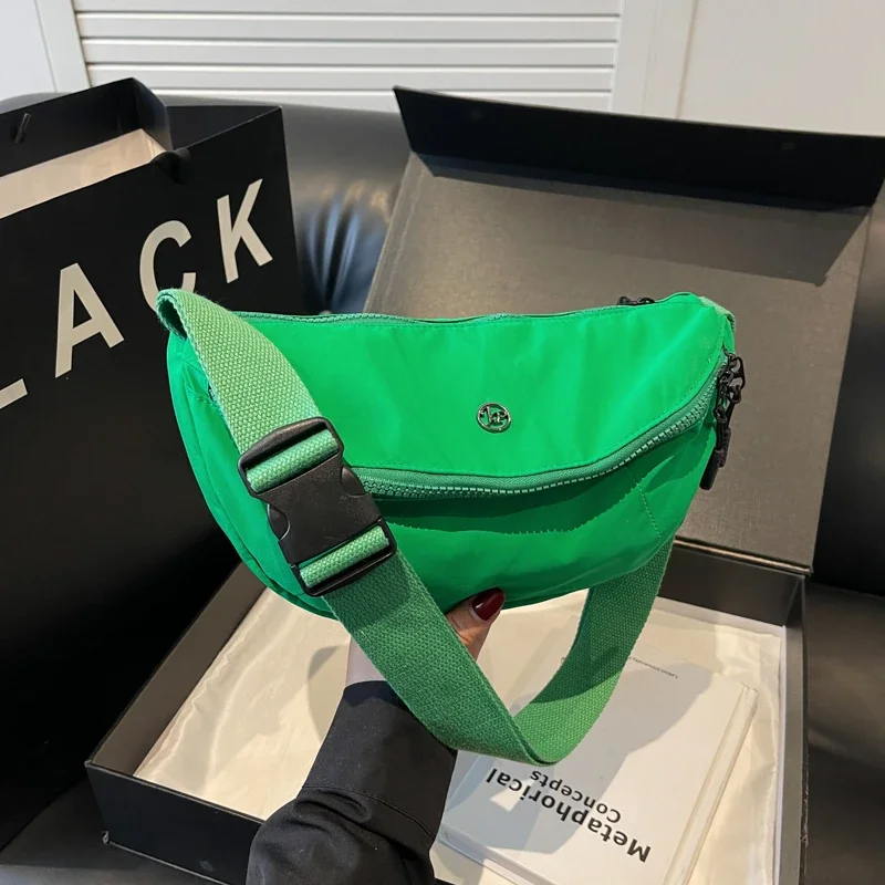 Same Gender Design Nylon Cloth Waterproof Recreational Sports Messenger Bag 2025 NEW Simple Versatile Light Chest Pack
Same Gender Design Nylon Cloth Waterproof Recreational Sports Messenger Bag 2025 NEW Simple Versatile Light Chest Pack