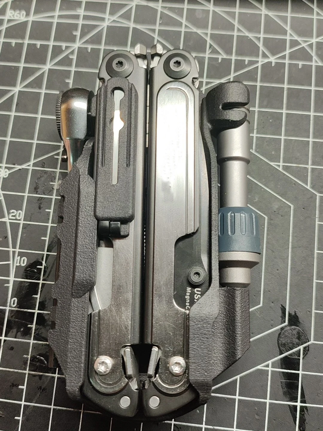 Custom Made Nylon Holster, Durable Multi-TOOL Belt Sheath with Bit Storage Slot for Leatherman ARC (PLIERS NOT INCLUDED)
Custom Made Nylon Holster, Durable Multi-TOOL Belt Sheath with Bit Storage Slot for Leatherman ARC (PLIERS NOT INCLUDED)