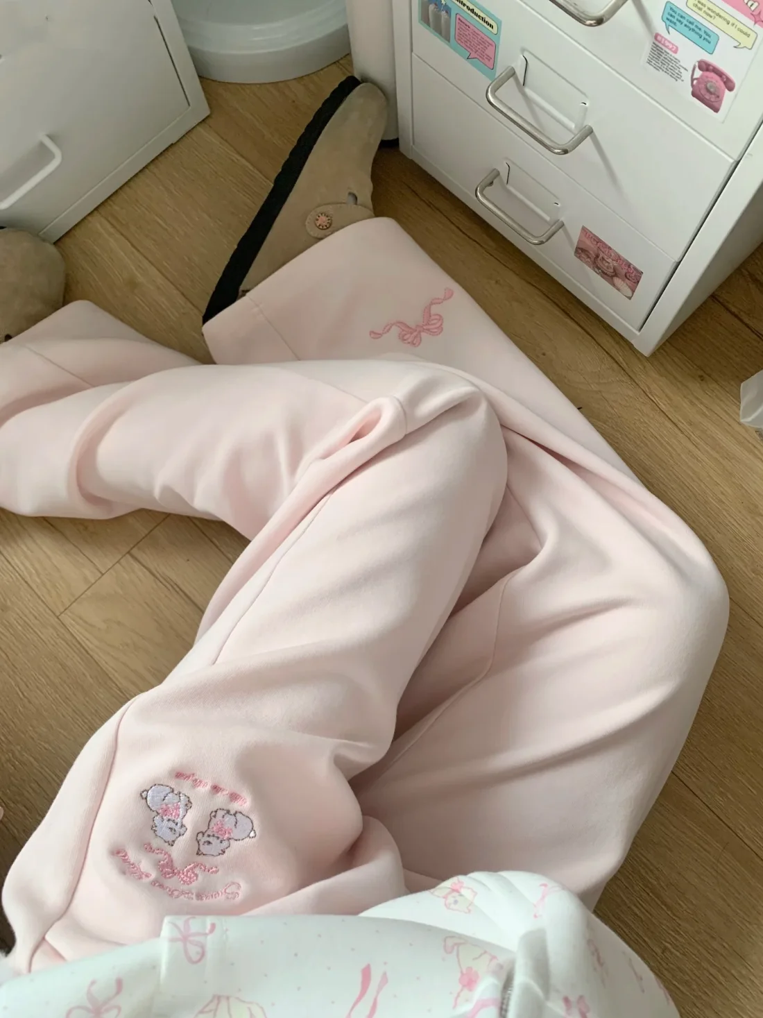 Sweet Girl Cute Straight Pants Spring New Casual All Match Sports Sweatpants Elastic Waist Cartoon Y2k Aesthetic Women Pants
Sweet Girl Cute Straight Pants Spring New Casual All Match Sports Sweatpants Elastic Waist Cartoon Y2k Aesthetic Women Pants