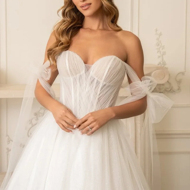 Lace white Appliques Lace Wedding Dresses of off-shoulder A-line Bridal Gowns Made Customized
Lace white Appliques Lace Wedding Dresses of off-shoulder A-line Bridal Gowns Made Customized