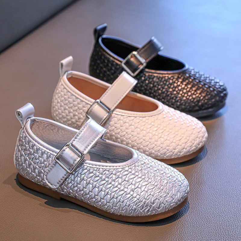 Осенняя повседневная обувь для девочек, плетеная универсальная детская обувь на плоской подошве с открытой петлей на крючках, однотонная нескользящая шикарная повседневная детская обувь
Осенняя повседневная обувь для девочек, плетеная универсальная детская обувь на плоской подошве с открытой петлей на крючках, однотонная нескользящая шикарная повседневная детская обувь