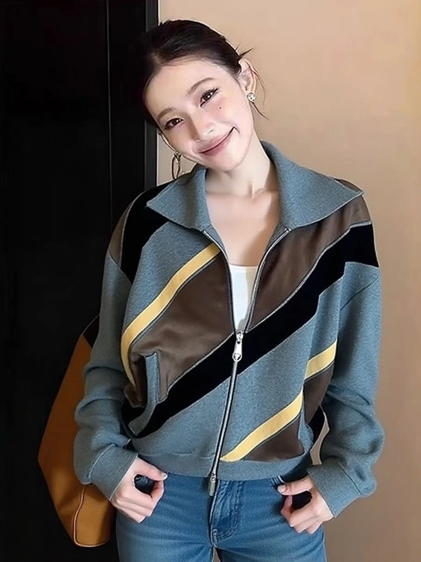 Spor ort Outerwear Women's Loose Fit Collared Jaet Color Blo Striped Design Spring 2026 Faion Casual Top
Spor ort Outerwear Women's Loose Fit Collared Jaet Color Blo Striped Design Spring 2026 Faion Casual Top