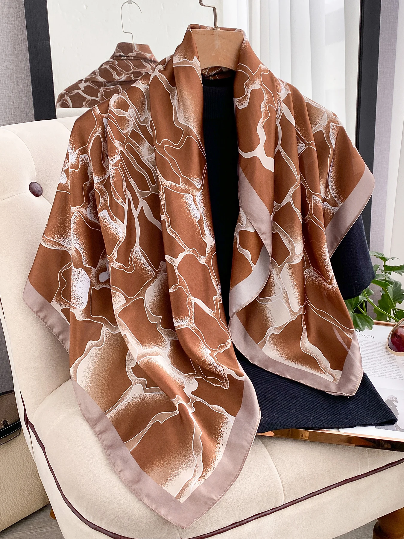 90*90cm Printed Square Scarf Thin Breathable Sunscreen Shawl Casual Outdoor Windproof Head Wrap for Women Ribbon Headband
90*90cm Printed Square Scarf Thin Breathable Sunscreen Shawl Casual Outdoor Windproof Head Wrap for Women Ribbon Headband