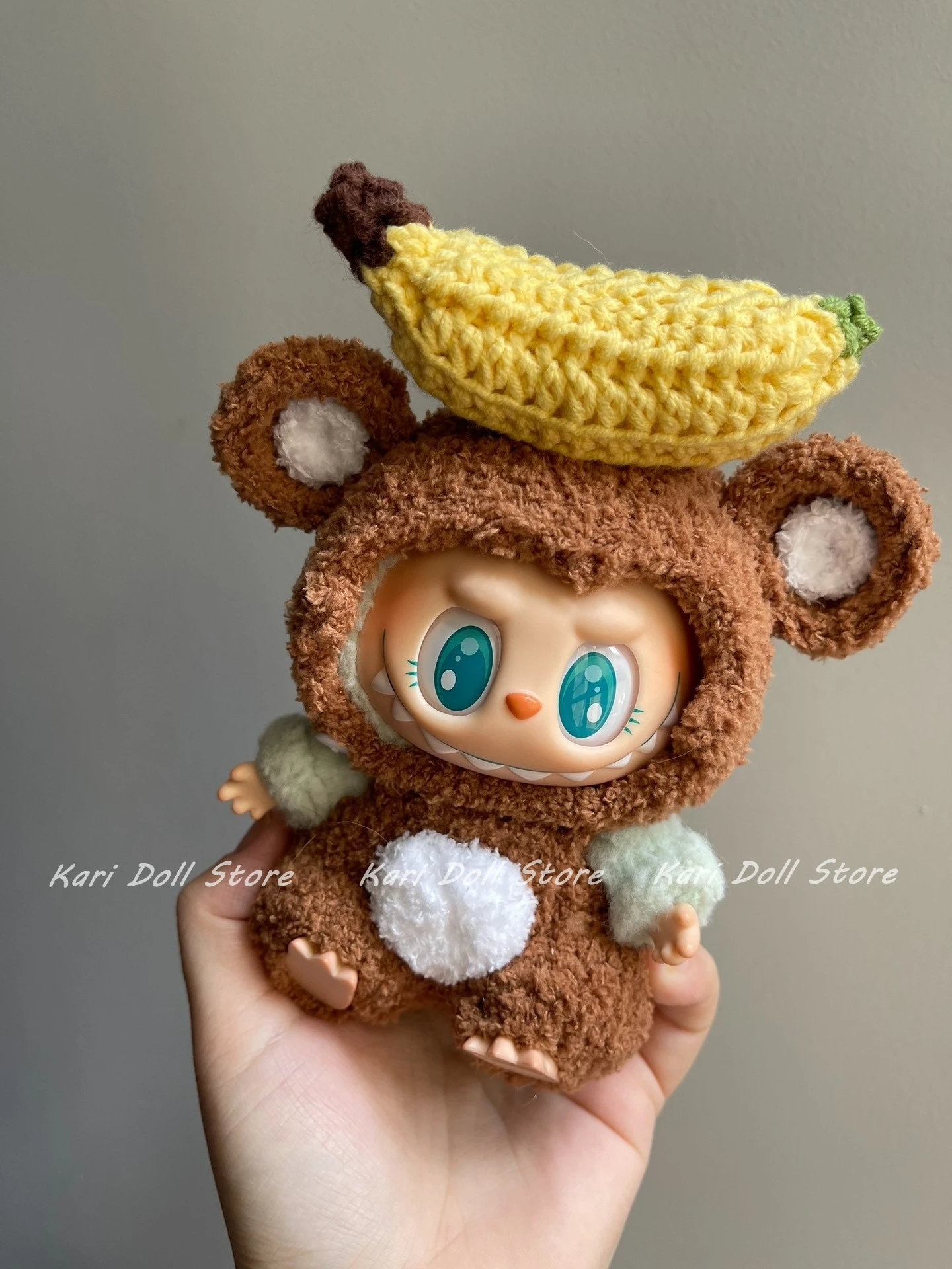 Kari Store 1-го поколения, вязаные крючком макароны ручной работы для аксессуаров Labubu, синяя одежда Dumbo
Kari Store 1-го поколения, вязаные крючком макароны ручной работы для аксессуаров Labubu, синяя одежда Dumbo