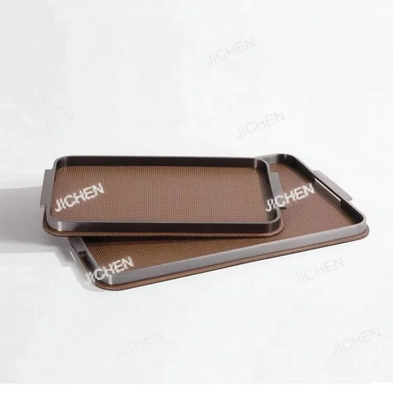 ZQ металлический кожаный поднос, современный роскошный поднос для хранения, бытовые декоративные настольные подносы, эстетические украшения для столовой, аксессуары
ZQ металлический кожаный поднос, современный роскошный поднос для хранения, бытовые декоративные настольные подносы, эстетические украшения для столовой, аксессуары