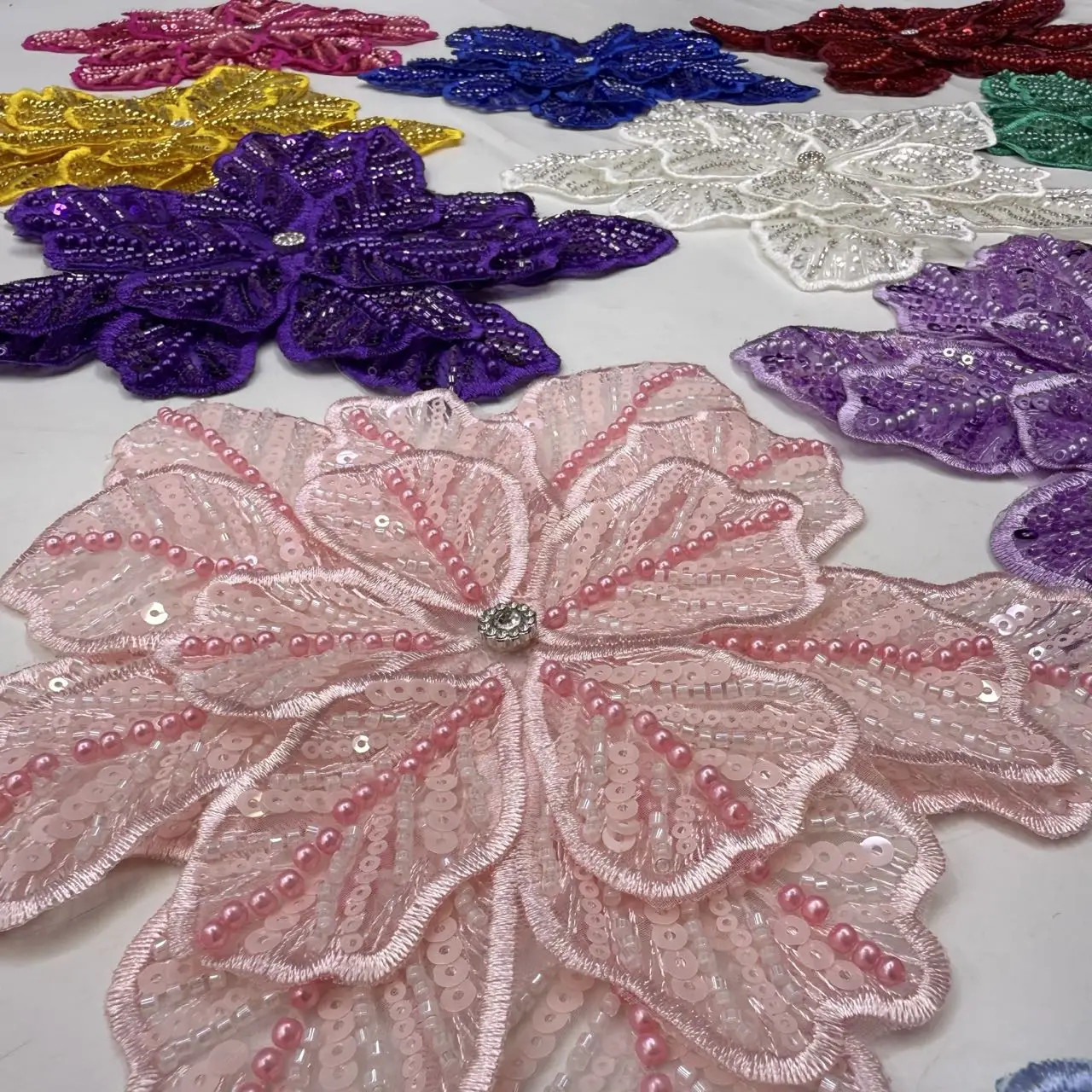 5 Pieces Multicolor 3D Pink Rhinestone Flower Lace Applique Sequins Floral Patch for Ball Gown,Couture Sew on,Wedding Dresses
5 Pieces Multicolor 3D Pink Rhinestone Flower Lace Applique Sequins Floral Patch for Ball Gown,Couture Sew on,Wedding Dresses