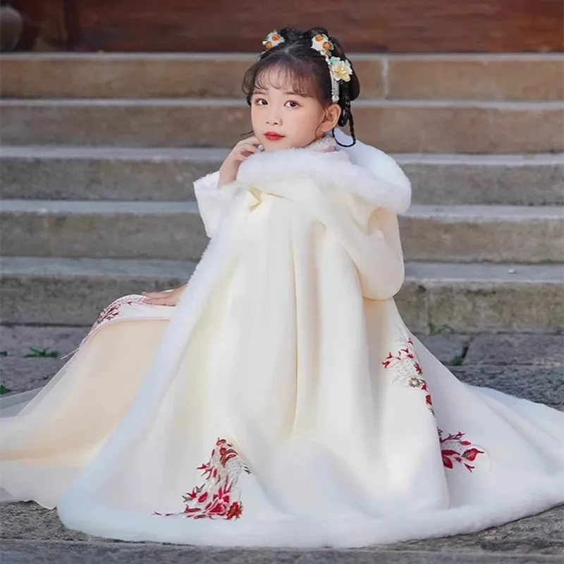 Зимнее длинное пончо, пальто для девочек, накидка Тан, детская одежда, древний костюм, верхняя одежда, новогодняя одежда, детский плащ ханьфу, куртка
Зимнее длинное пончо, пальто для девочек, накидка Тан, детская одежда, древний костюм, верхняя одежда, новогодняя одежда, детский плащ ханьфу, куртка