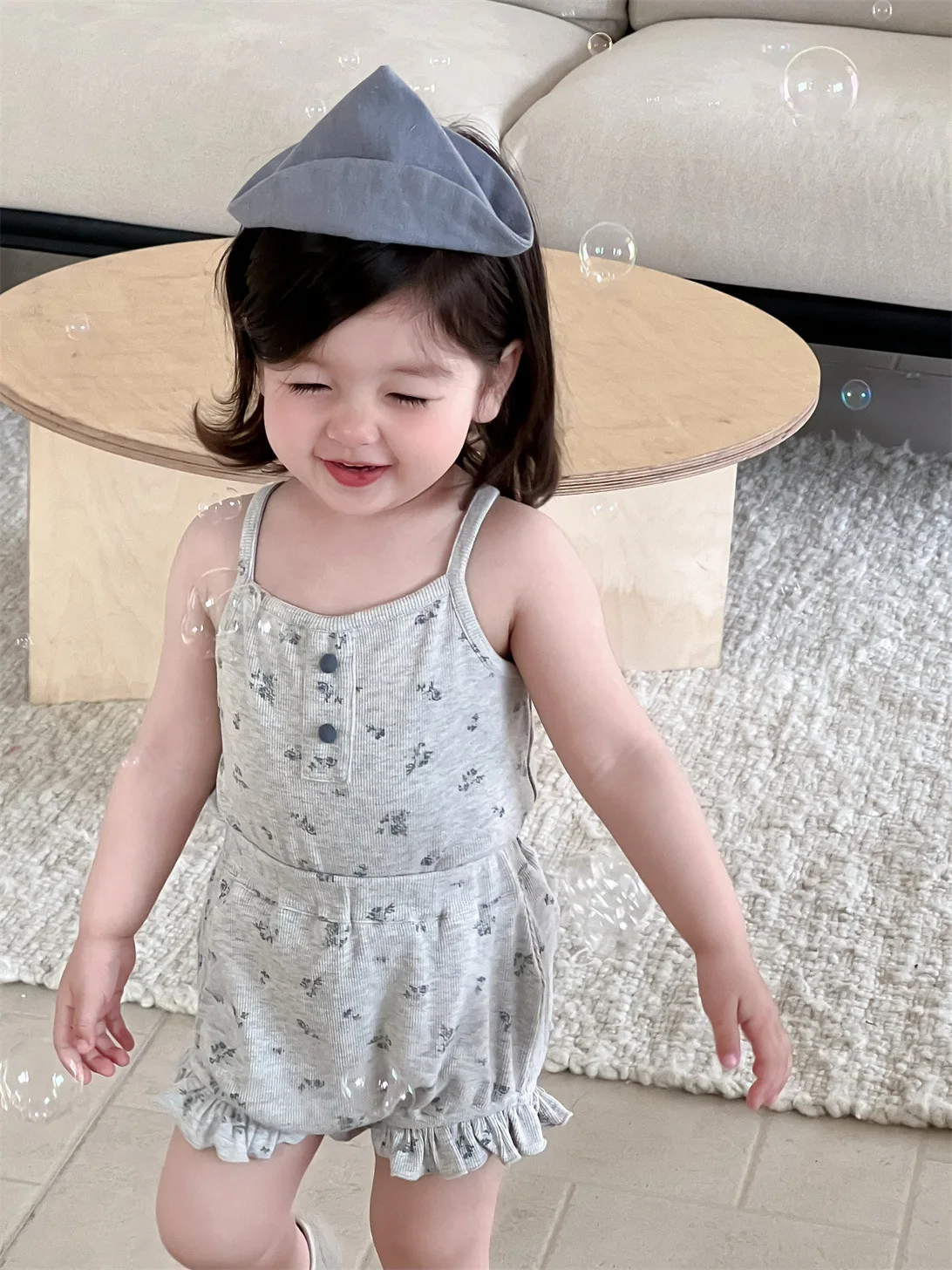 2025 Summer New Baby Sleeveless Clothes Set Infant Girls Floral Sling Vest + Shorts 2pcs Suit Thin Cotton Toddler Casual Outfits
2025 Summer New Baby Sleeveless Clothes Set Infant Girls Floral Sling Vest + Shorts 2pcs Suit Thin Cotton Toddler Casual Outfits