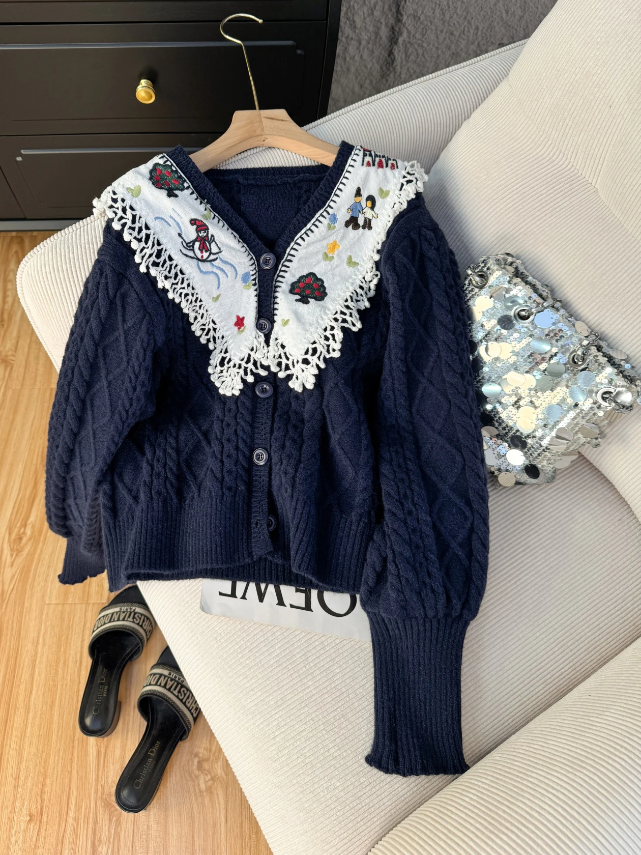 Sweet Fun Knitted Jacket Trendy Korean Style Long Sleeve V-Neck Sweater for Young Women Comfortable Soft Medium Thickness
Sweet Fun Knitted Jacket Trendy Korean Style Long Sleeve V-Neck Sweater for Young Women Comfortable Soft Medium Thickness