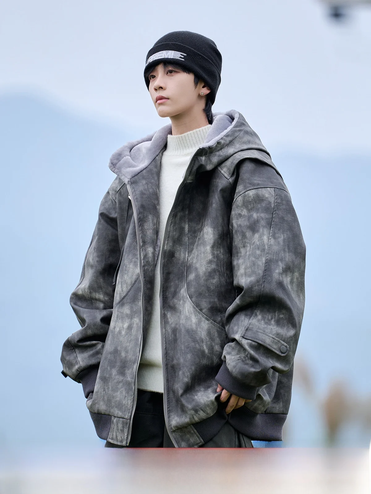 Thiened Anti-Wind Lamb Velvet Hooded Cotton Jaet American Dyed Leather Coat for Men Winter New Sle Trendy Zipper Closure
Thiened Anti-Wind Lamb Velvet Hooded Cotton Jaet American Dyed Leather Coat for Men Winter New Sle Trendy Zipper Closure