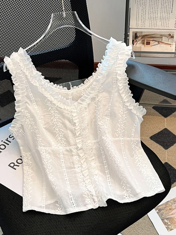 Lace Trim Embroidered Hollow out Vest Women's Summer New Luxury Sensation Svel irt Top Thin ort Length Pullover
Lace Trim Embroidered Hollow out Vest Women's Summer New Luxury Sensation Svel irt Top Thin ort Length Pullover