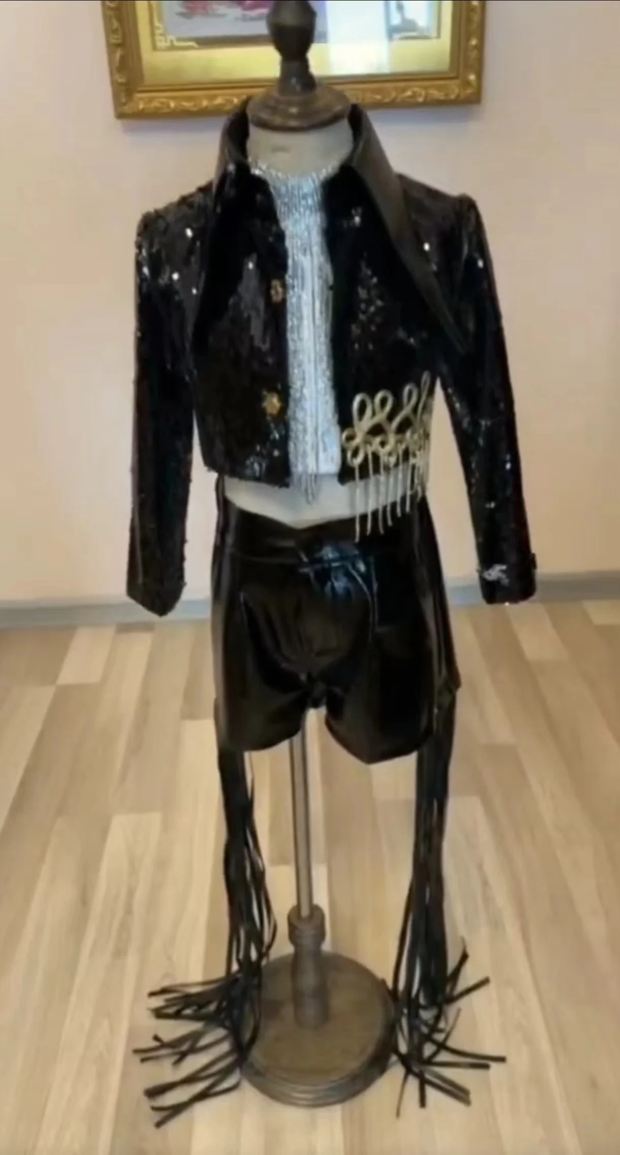 New Black Sequins Tassel Suits Kid's Stage Show Performance Costumes Bar Nightclub Female Singer Dance Outfits
New Black Sequins Tassel Suits Kid's Stage Show Performance Costumes Bar Nightclub Female Singer Dance Outfits