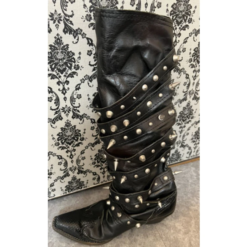 Black Rivets Spikes Pointed Toe Knee High Boots Woman Winter 2026 Multiple Buckles Chunky Heels Punk Style Gothic Rocker Boots
Black Rivets Spikes Pointed Toe Knee High Boots Woman Winter 2026 Multiple Buckles Chunky Heels Punk Style Gothic Rocker Boots