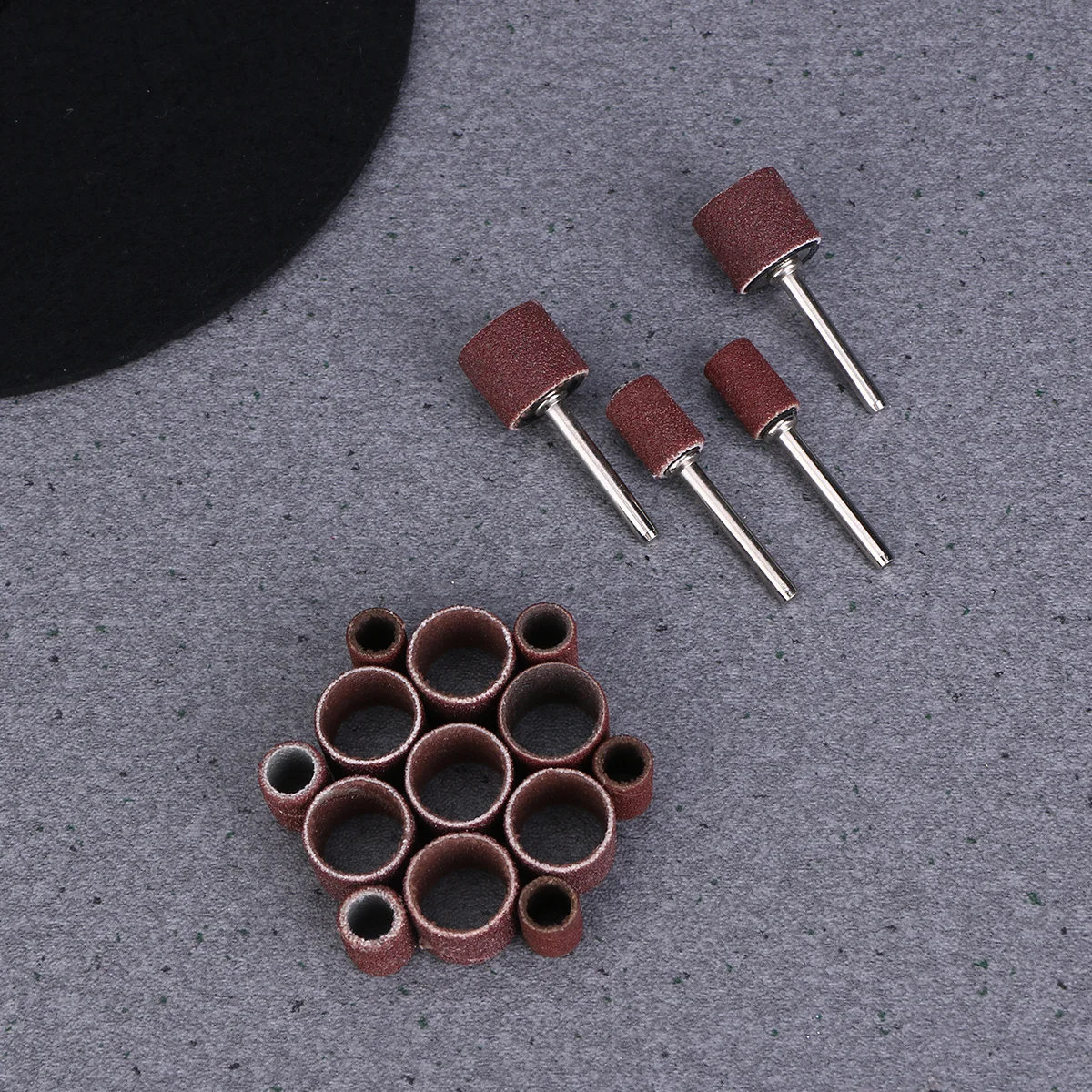 64Pcs Cat Dog Manicure Sanding Kit Round Abrasive Discs with Connecting Rods Effective Polishing from Rough to Fine Finish
64Pcs Cat Dog Manicure Sanding Kit Round Abrasive Discs with Connecting Rods Effective Polishing from Rough to Fine Finish