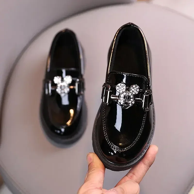 Disney children's cartoon Mickey Mouse boys and girls non-slip soft sole casual leather shoes student leather shoes
Disney children's cartoon Mickey Mouse boys and girls non-slip soft sole casual leather shoes student leather shoes