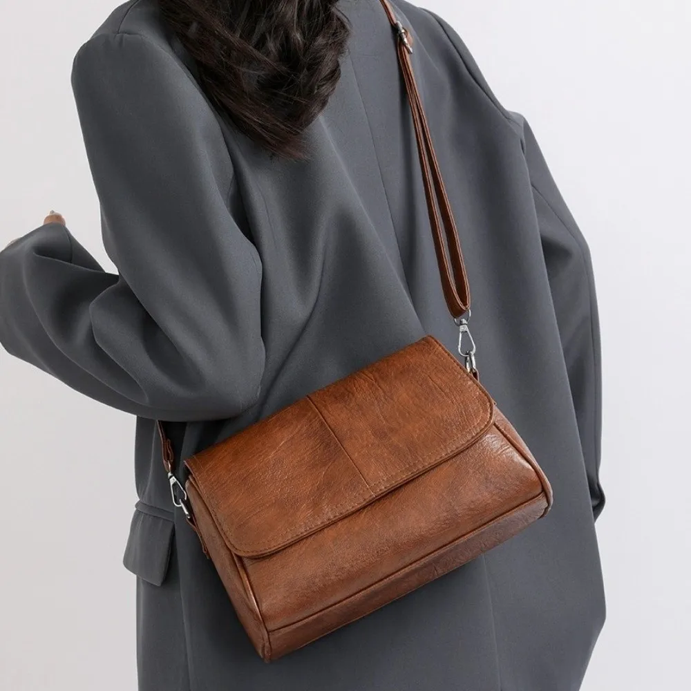 Oil Wax Middle Aged Mom Bag Korean Style Multi Pocket Large Capacity Shoulder Bag Anti-splash Water Flap PU Crossbody Bag Women
Oil Wax Middle Aged Mom Bag Korean Style Multi Pocket Large Capacity Shoulder Bag Anti-splash Water Flap PU Crossbody Bag Women