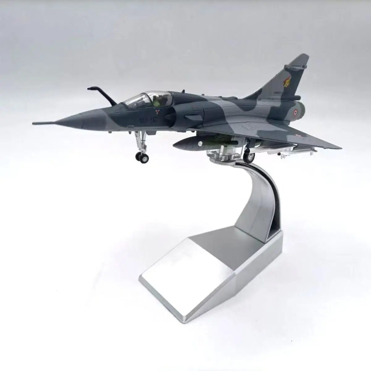 Литой под давлением масштаб 1:100, истребитель Phantom 2000, модель самолета из реактивного сплава, Коллекционная игрушка, подарок, сувенир, украшение для дисплея
Литой под давлением масштаб 1:100, истребитель Phantom 2000, модель самолета из реактивного сплава, Коллекционная игрушка, подарок, сувенир, украшение для дисплея