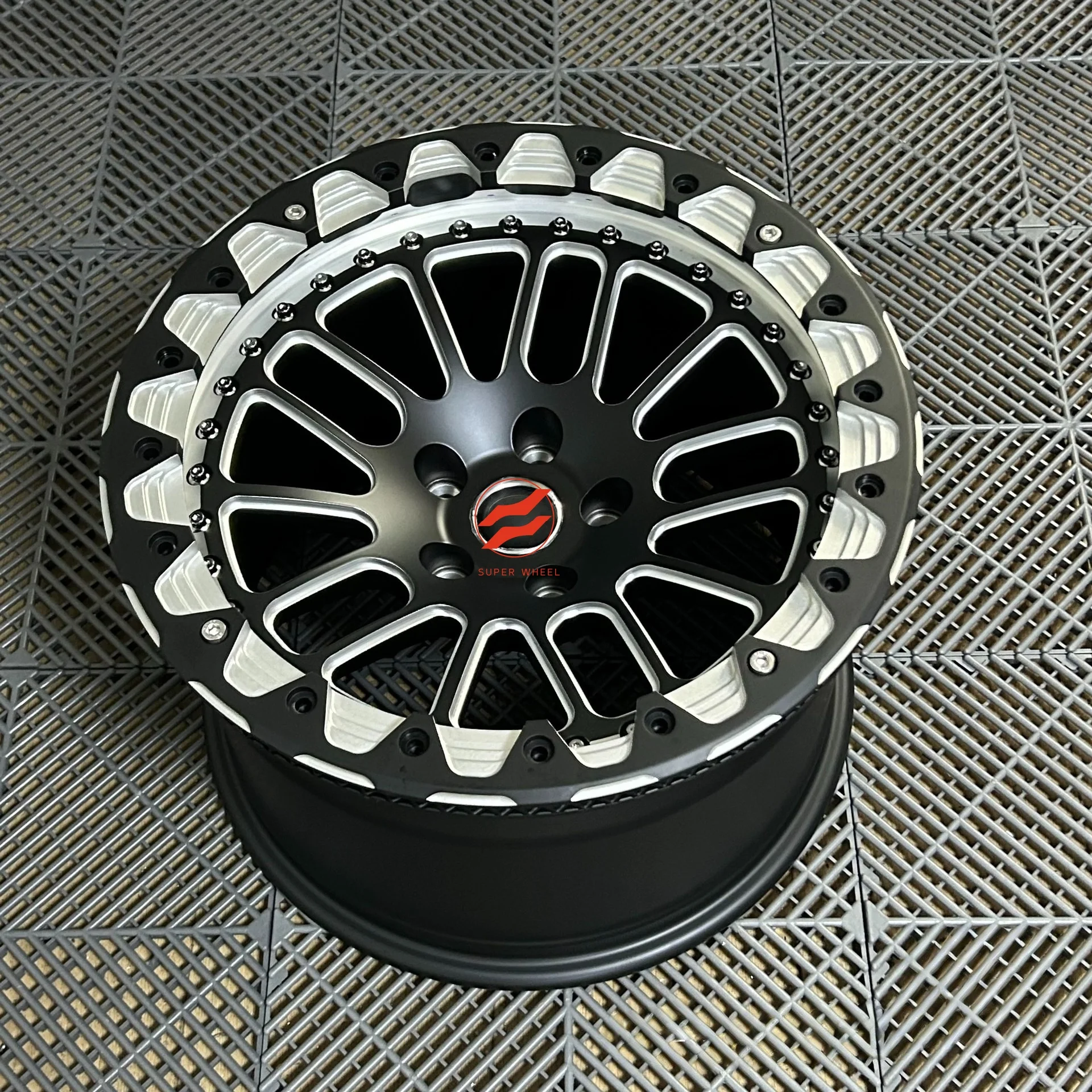 Кованый обод 4x4 для внедорожного автомобиля 17-18 дюймов 5x120 5x114,3 5x112 задние замки для Mustang Camaro F80 G80 M3 R8 M4 Chevrolet
Кованый обод 4x4 для внедорожного автомобиля 17-18 дюймов 5x120 5x114,3 5x112 задние замки для Mustang Camaro F80 G80 M3 R8 M4 Chevrolet