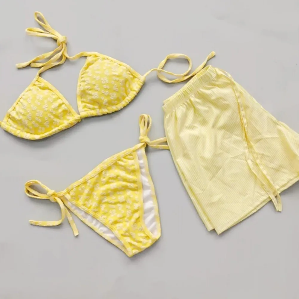 Lace-up Women's Swimwear Set Mesh Transparent Beachwear 4Pieces Bikini Swimsuit Loose Sun Protection Long Sleeve Swimsuit
Lace-up Women's Swimwear Set Mesh Transparent Beachwear 4Pieces Bikini Swimsuit Loose Sun Protection Long Sleeve Swimsuit