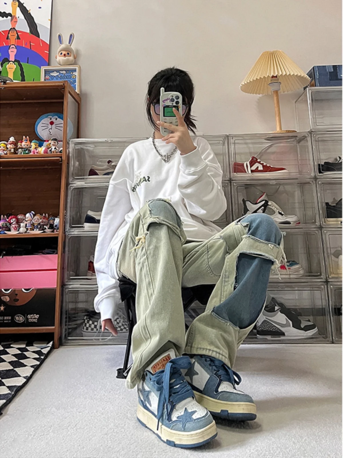 Деконструированные лоскутные джинсовые джинсы, свободные прямые брюки в стиле хип-хоп, износостойкие длинные брюки с уличным дизайном
Деконструированные лоскутные джинсовые джинсы, свободные прямые брюки в стиле хип-хоп, износостойкие длинные брюки с уличным дизайном