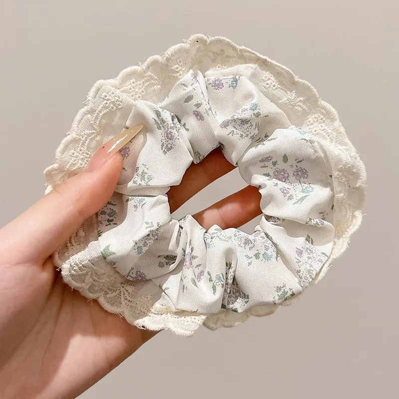 Korean-Style College Chic Scrunchie, High-End Fabric Lace Hair Tie for Women, Ponytail or Bun, Does Not Damage Hair
Korean-Style College Chic Scrunchie, High-End Fabric Lace Hair Tie for Women, Ponytail or Bun, Does Not Damage Hair